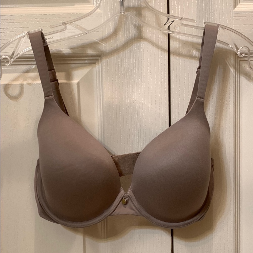VS 🖤 32DD